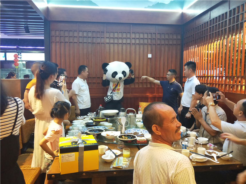 东莞环保空调厂家为员...