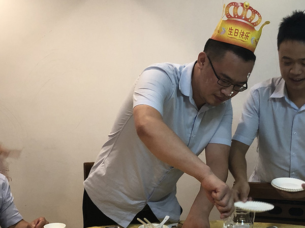生日聚餐